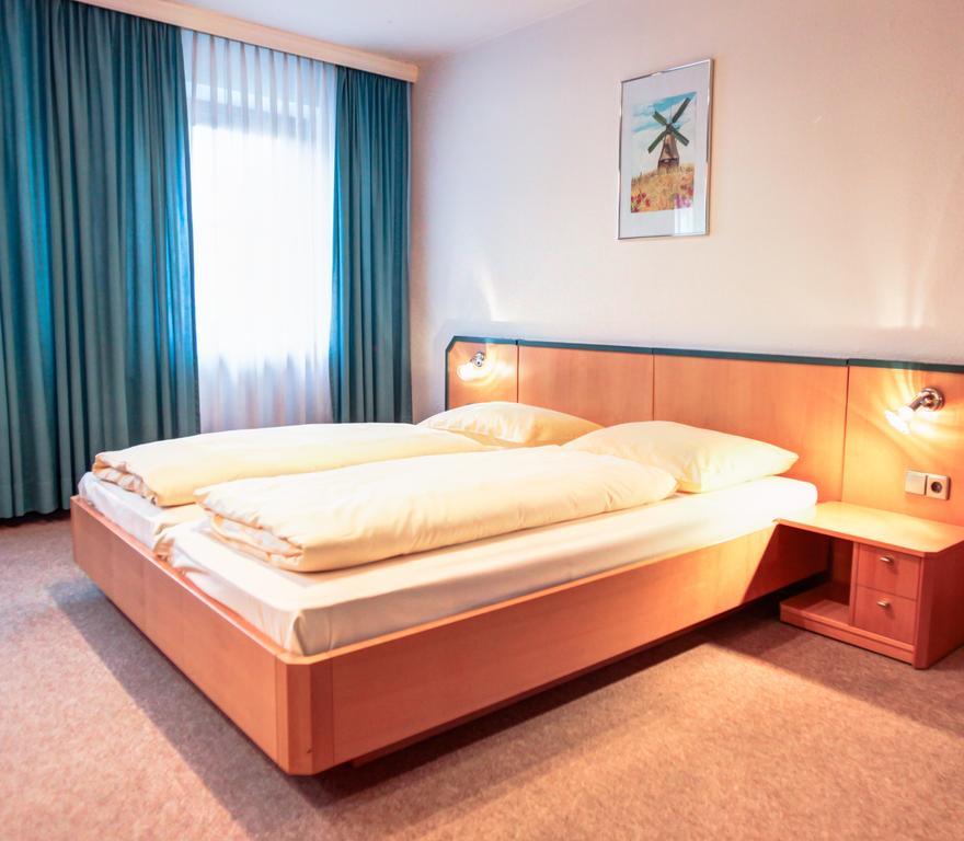 Barfusser Hotel Neu-Ulm Zimmer foto